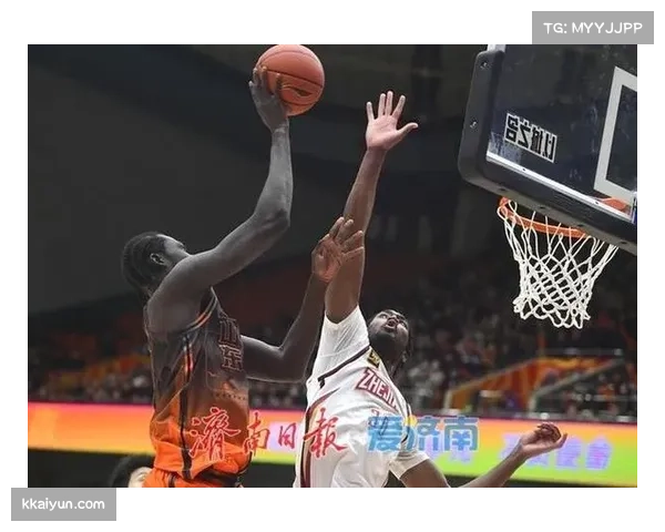 浙江稠州对山东青岛内线强队 二次进攻失分多次导致比赛崩盘